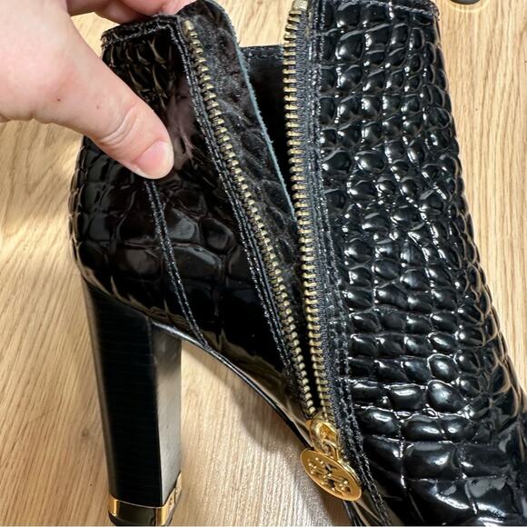 Tory Burch Leigh Black Patent Leather Croc Quilted Bootie Gold Hardware Size 9 - Picture 11 of 11